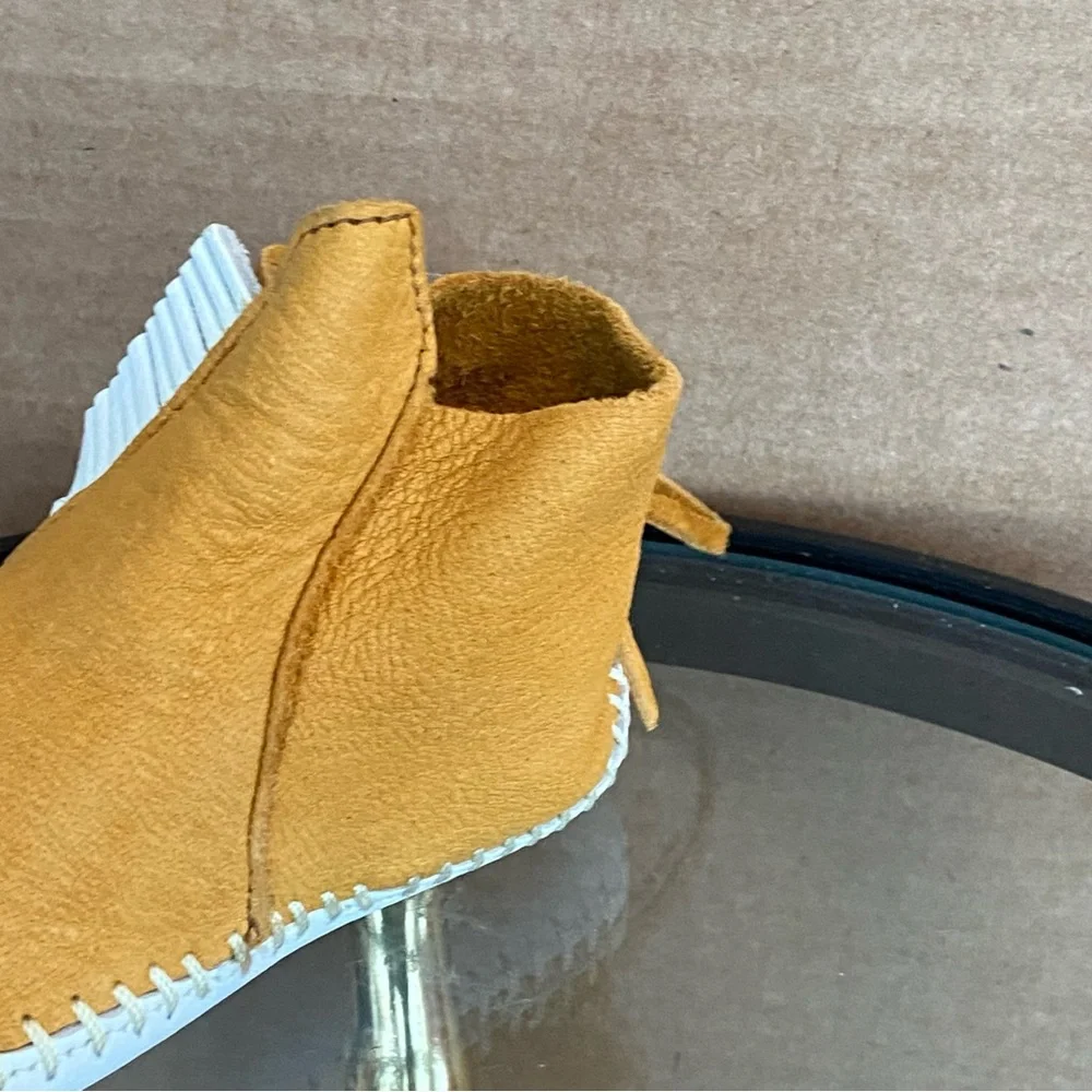 M64 Minnetonka Bell Moccasins